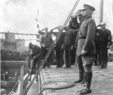 Deux departs; le salut d'adieu du general Pershing a la France 1919. Creator: Unknown