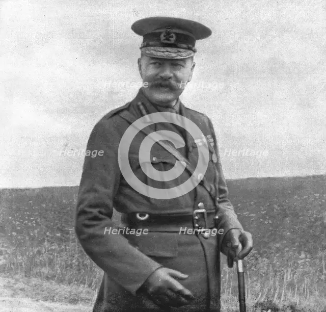 'Deux grands morts; Lord Kitchener photographie a son dernier voyage en France...', 1916 (1924) Creator: Unknown.