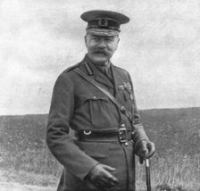 Deux grands morts; Lord Kitchener photographie a son dernier voyage en France... 1916 (1924) Creator: Unknown