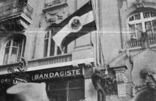 Deux incidents en Suise; Trois Instantanes de l'incident du drapeau Allemand... 1916. Creator: Unknown