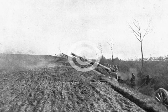 'Devant Montdidier; Batteries de 155 en action', 1918. Creator: Unknown.