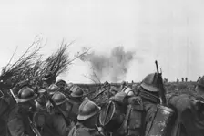 Devant Louvemont; Le 25 fevrier, nos fantassins ont contre-attaque devant Louvemont...,1916. Creator: Unknown
