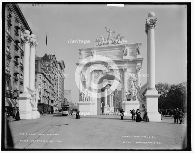 Dewey Arch, New York, between 1898 and 1901. Creator: Unknown.