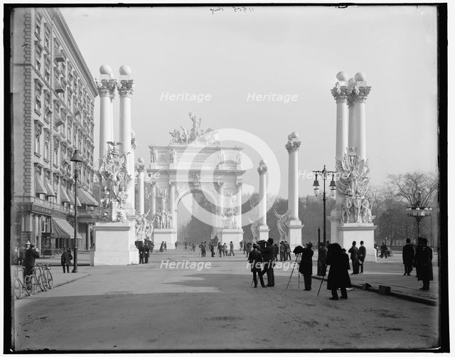 Dewey Arch, New York, N.Y., between 1899 and 1901. Creator: Unknown.