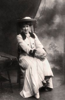 Decima Moore (1871-1964), English actress, 1907.Artist: Bassano Studio