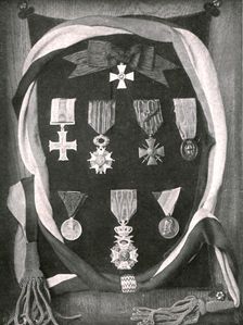 Decorations de Guerre; les decorations de Verdun 1917. Creator: Unknown