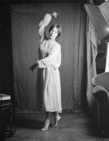 DeCotelet, Francesca, Miss, 1929 Mar. 5. Creator: Arnold Genthe
