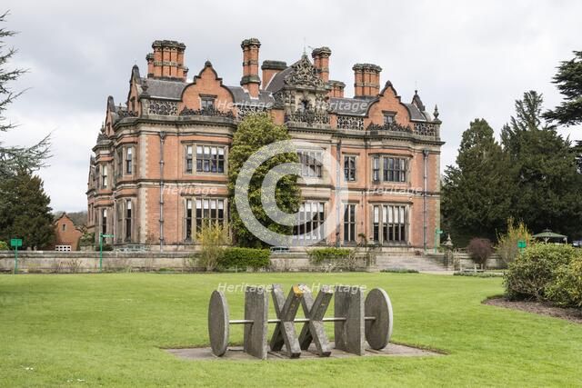 'Declaration', sculpture by Philip King, Beaumanor Hall, Woodhouse, Leicestershire, 2015.  Artist: Steven Baker.