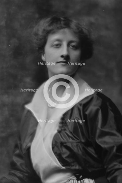Deering, Marion, Miss, portrait photograph, 1914 Apr. 12. Creator: Arnold Genthe.
