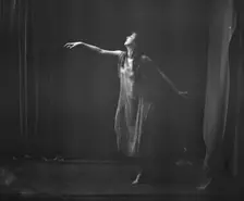 Delarer, Llellwyn, Miss, 1917 Creator: Arnold Genthe