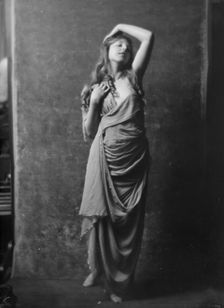 Delarer, Llellwyn, Miss, portrait photograph, 1917. Creator: Arnold Genthe