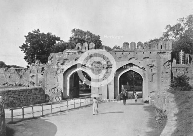 'Delhi. The Cashmere Gate', c1910. Creator: Unknown.