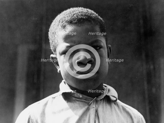 Delta cooperative farm, Hillhouse, Mississippi, 1937. Creator: Dorothea Lange.
