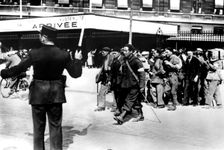 Demobilised French soldiers arriving at the Gare d'Austerlitz, Paris, 1945(?)