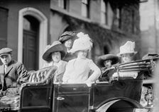 Democratic National Convention - Mrs. Norman E. Mack; Mrs. A.J. Daly of Alaska; Mrs. Thomas..., 1912 Creator: Harris & Ewing