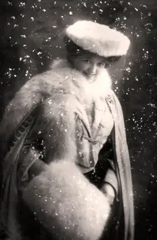 Denise Orme (1885-1960), music hall singer, early 20th century.Artist: Bassano Studio