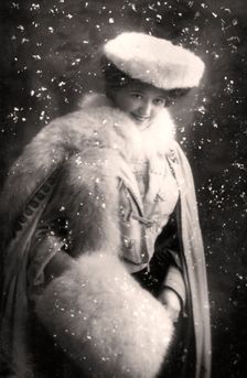 Denise Orme (1885-1960), music hall singer, early 20th century.Artist: Bassano Studio