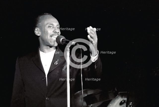 Dennis Rowland, Pizza On The Park, London, 1997. Artist: Brian O'Connor