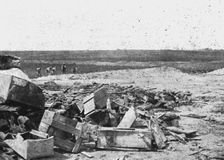 Derriere la bataille, au Sud de la Somme: avant, pendant et apres une attaque.. 1916. Creator: Unknown