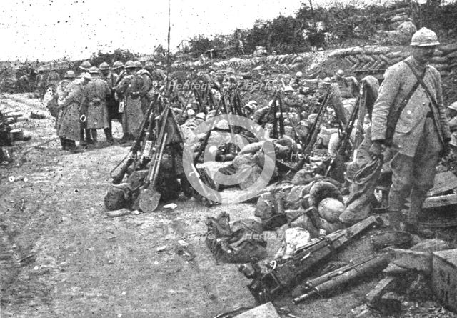 'Derriere la bataille, au Sud de la Somme: avant, pendant et apres une attaque..', 1916. Creator: Unknown.