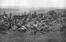 'Derriere le front de Verdun; Dans la plaine un bivouac de troupes allant au repos 1916 (1924) Creator: Unknown
