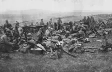 Derriere le Front de Verdun.--Troupes allant au repos et bivouaquant dans la plaine 1916. Creator: Unknown