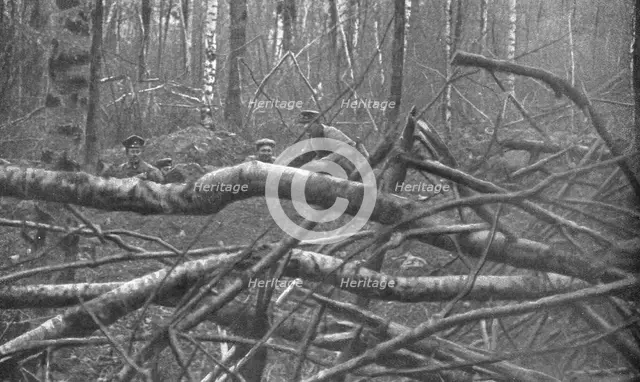 'Des deux cotes du front; Soldats saxons photograpies dans leur tranchee', 1914-1915. Creator: Unknown.