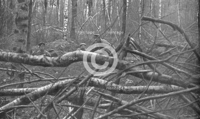 'Des deux cotes du front; Soldats saxons photograpies dans leur tranchee', 1914-1915. Creator: Unknown.