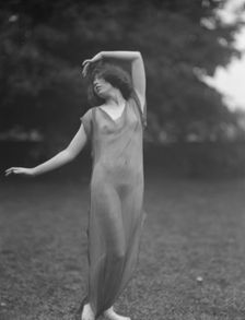 Desha, 1921 Creator: Arnold Genthe
