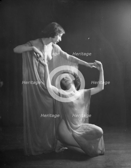 Desha and Leah, 1921 Aug. 19. Creator: Arnold Genthe.