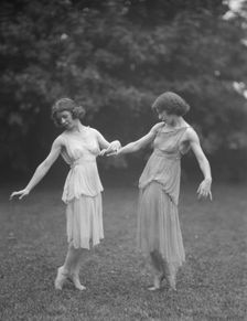 Desha and Leah, 1921 Creator: Arnold Genthe