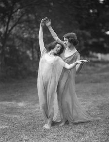 Desha and Leah, 1921 Creator: Arnold Genthe