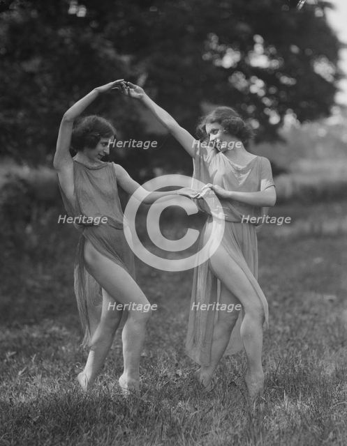 Desha and Leah, 1921 July 30. Creator: Arnold Genthe.