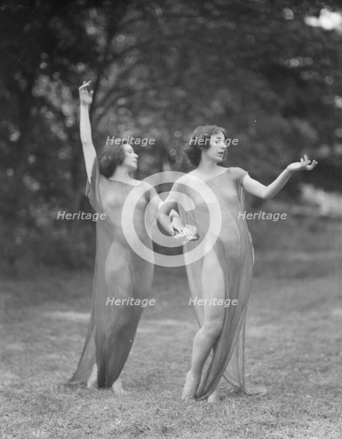 Desha and Leah, 1921 July 30. Creator: Arnold Genthe.