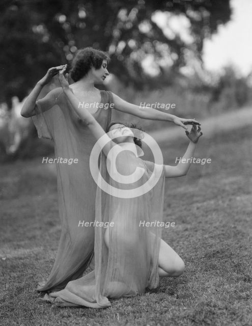 Desha and Leah, 1921 July 30. Creator: Arnold Genthe.