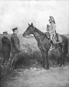 Dix-Sept ans apres Fachoda; L'ancien sirdar retrouve en champagne l'ancien... 1915 (1924). Creators: Unknown, Jean-Baptiste Marchand