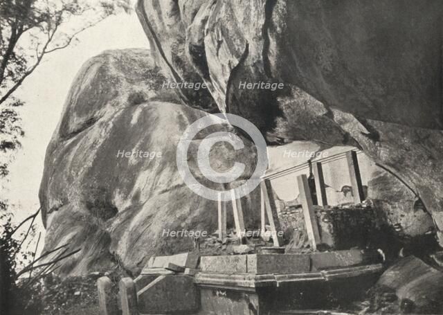 'Die Rajagirilena genannte Stelle in den Felsen von Mihintale, wo Konig Devanampiya Tissa Zellen fur Artist: Unknown.