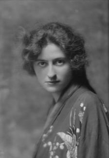 Dilling, Charlene, Miss, portrait photograph, 1914 Apr. 21. Creator: Arnold Genthe