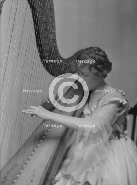 Dilling, Mildred, Miss, portrait photograph, 1916 Mar. 21. Creator: Arnold Genthe.