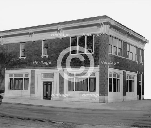 Dime Savings Bank Branch, Broadway and Grand Circus Park, Detroit, Mich., between 1905 and 1915. Creator: Unknown.