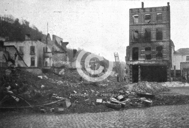 'Dinant; au coeur de la ville, un enchevetrement de pierres et de cendres', 1914. Creator: Unknown.
