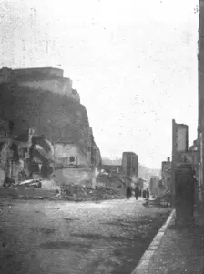 Dinant et Louvain: Dinant; le faubourg de Leffe 1914. Creator: Unknown