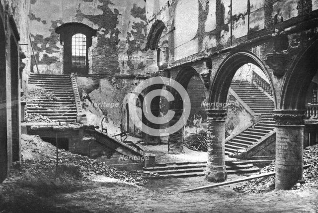 'Dinant et Louvain: Louvain; les ruines du vestibule de la bibliotheque', 1914. Creator: A Fuglister.