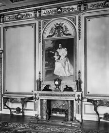 Dining room fireplace, Bath House, 82 Piccadilly, London, 1911. Artist: Henry Bedford Lemere