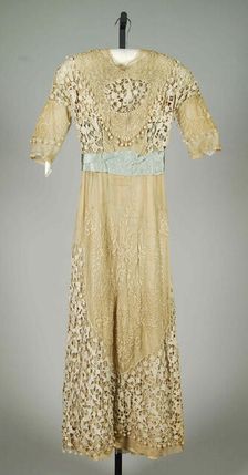 Dinner dress, American, 1908-10. Creator: Herbert Luey