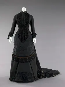 Dinner dress, Spanish, 1880. Creator: Unknown