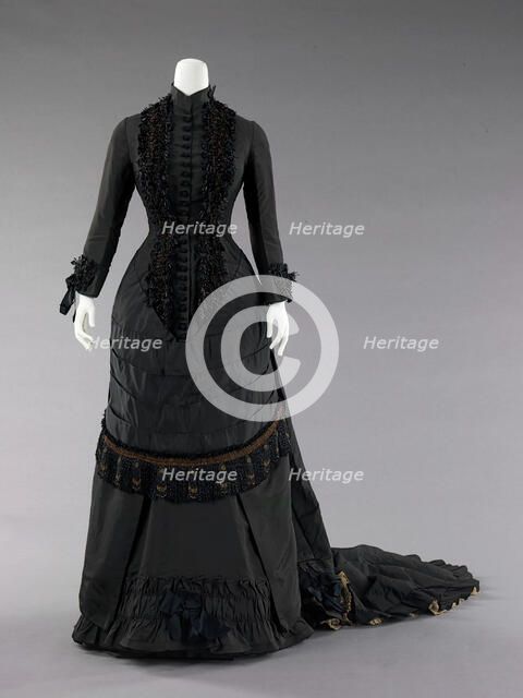 Dinner dress, Spanish, 1880. Creator: Unknown.