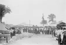 Dinner Hour - Gettysburg, 1913. Creator: Bain News Service