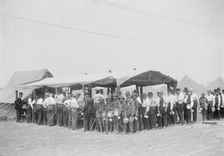 Dinner Time - Gettysburg, 1913. Creator: Bain News Service