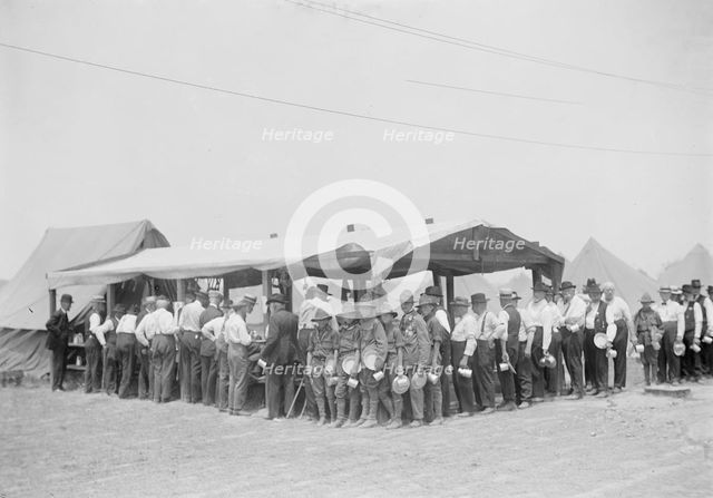 Dinner Time - Gettysburg, 1913. Creator: Bain News Service.